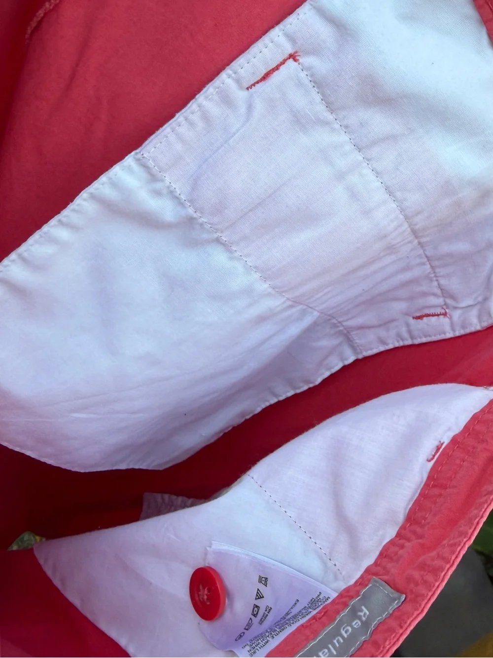 Columbia Men's red Casual regular fit Shorts size 38W